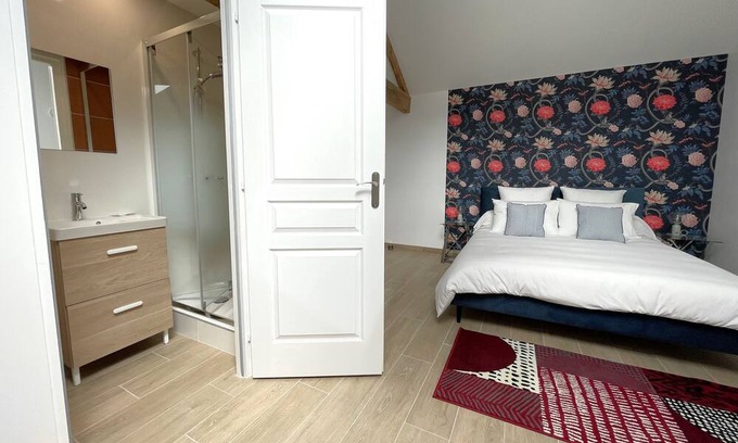 Aubergenville Bed & Breakfast | Cozy Le Relais de 40 Sous - Breakfast Included & Family-Friendly