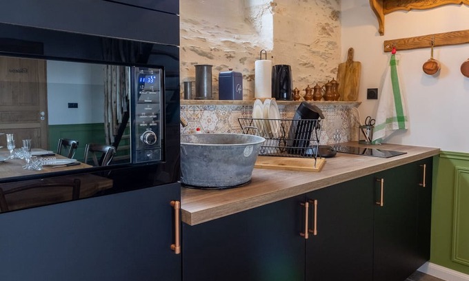 Feneu Cottage | Inviting Gite Feneu: Ideal for Families with Spa & Hot Tub