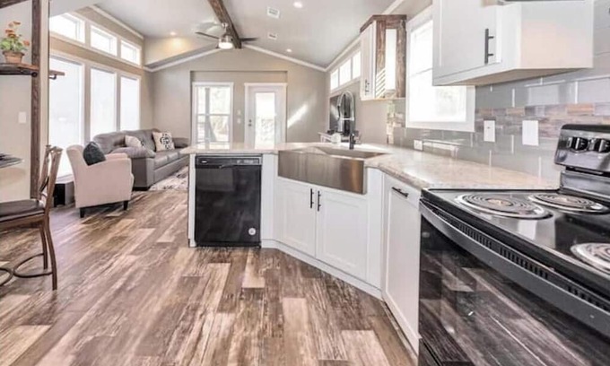 Montgomery Cabin | Cozy Cabin in the Forest - Ideal for Families
