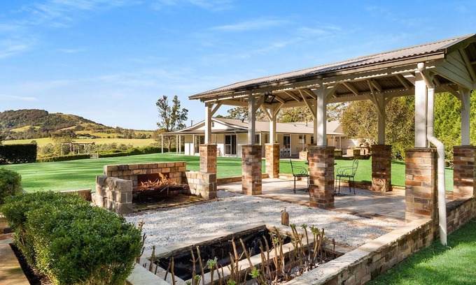 Broughton Vale Cottage | Discover Carlyle Cottage: Your Ideal Family-Friendly Retreat