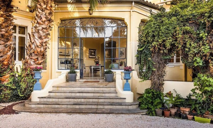 Bas-Vernet Apartment | Discover Unique Comfort at 66C1 Château Retreat