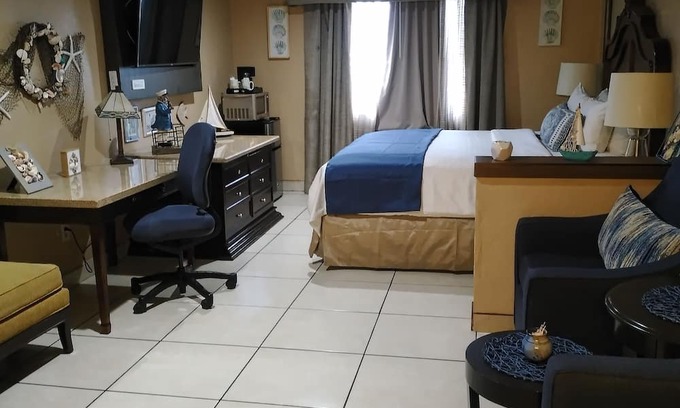 Tijuana River Valley House | Elegant King Bed Suite with Pool & Complimentary Breakfast