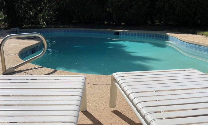 Cascade House | Welcome to The Bee Hive - Dive into Relaxation by the Pool!