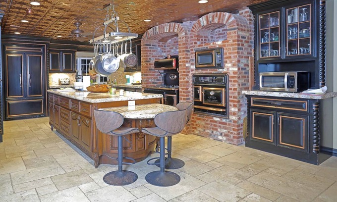Skiatook House | Skyview Tulsa Venue with Pool, Hot Tub & Pet-Friendly Stays