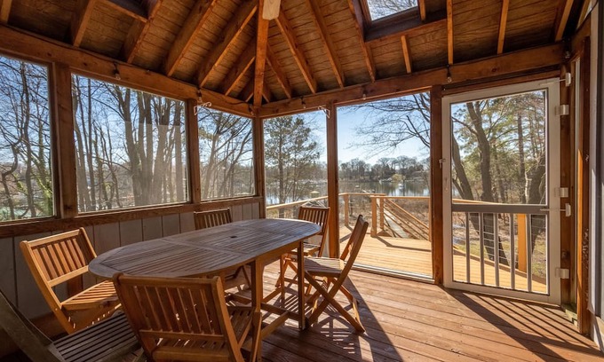 Selby-on-the-Bay Cottage | Idyllic Waterfront Retreat with Pier Near Annapolis