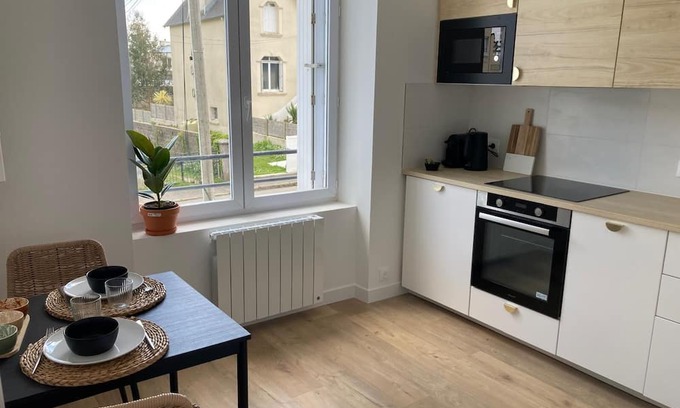 Saint-Pierre Apartment | Serene T1bis Cocooning Retreat with Spa and Hot Tub Access