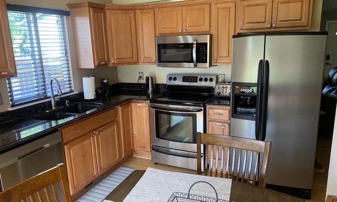 Marysville House | Relax and Enjoy Near Casinos, Outlets, and Lake Stevens