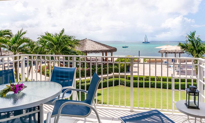 Seven Mile Beach Condo | Ocean View Condo on Seven Mile Beach with Child-Friendly Amenities