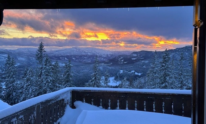 B Cabin | Cozy Retreat at Lifjell with Breathtaking Views