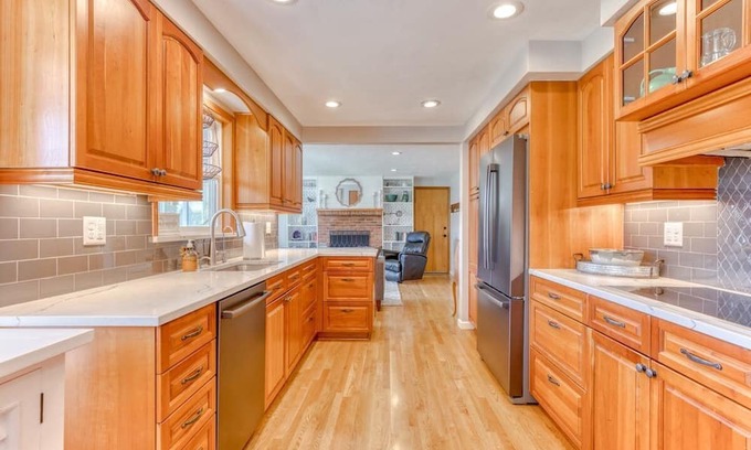 Monmouth House | Family-Friendly Orchard Oasis with Pet Perks and Spa Access