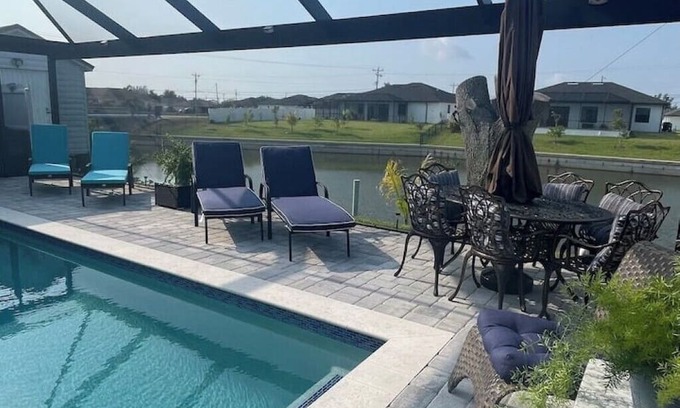 Mariner Cabin | Relaxing Evenings at Atardecer en la Piscina Hotel