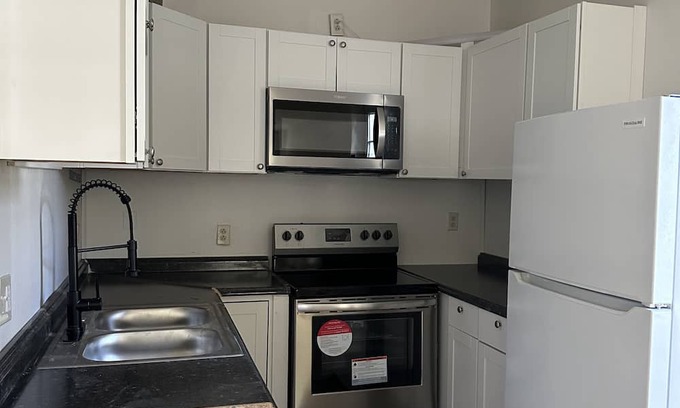 Easton House | Inviting Guest Suite Near Easton with Breakfast & Kitchen