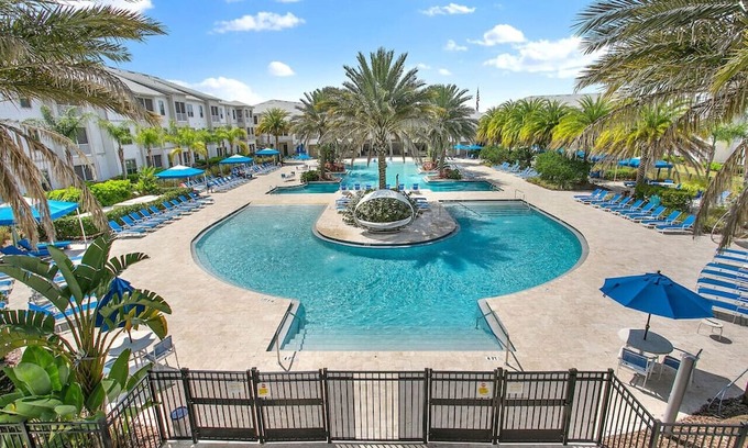 Southside Apartment | Relax in Style: 2 BR Retreat with Family-Friendly Amenities