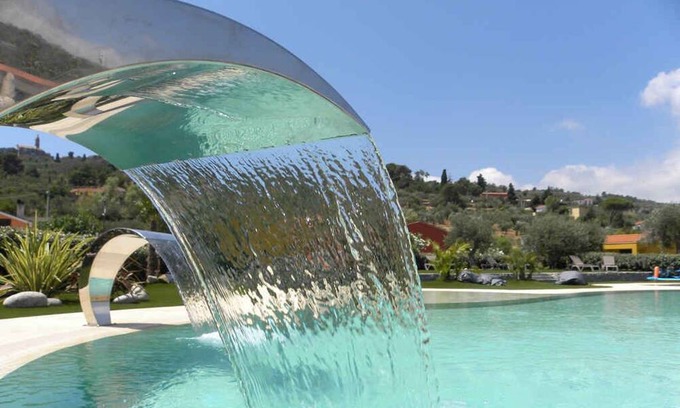 Poggi Apartment | Poolside Holiday Apartment with Sun Loungers Awaiting You