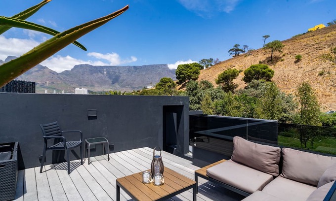 Bo'Kaap Apartment | Relaxing Getaway with Hot Tub & Sundeck in de Waterkant