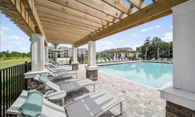 Daytona Beach Apartment | Convenient Hotel Near Race Track for Families and Pets
