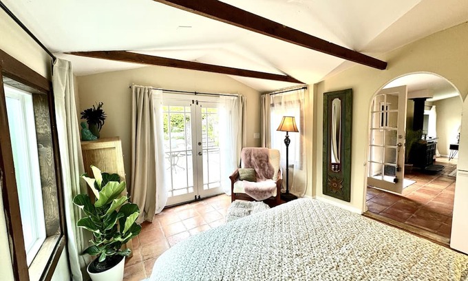 El Sobrante House | Serene Country Retreat Near Berkeley and Oakland
