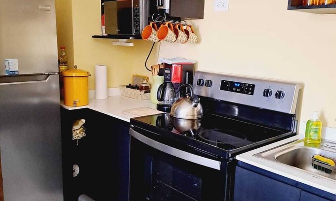 Zona 1 Apartment | Comfortable Stay in Zone 1 with Spa and Hot Tub Access