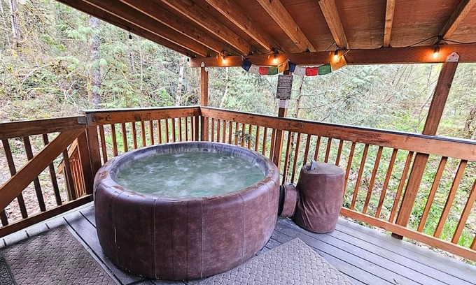 Mount Hood Village House | Inviting Dog-Friendly Retreat with Hot Tub and Fire Pit