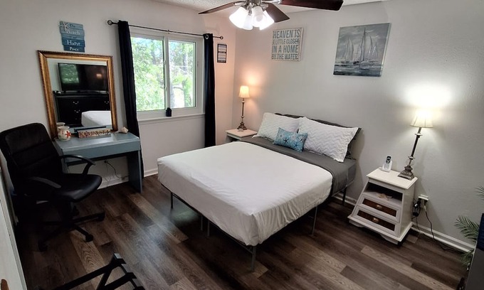North Beach Condo | Relaxing Beach Retreat with Pool and Spa in Atlantic Beach