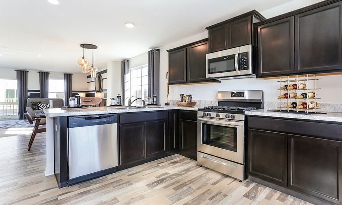 Pingree Grove House | Indulge in Enchantment: 2 Master Suites & Kitchen Bliss