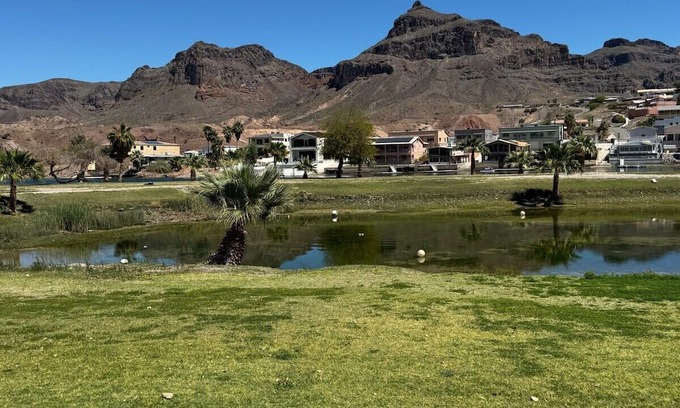 Parker Dam House | Scenic Views of the Colorado River with Family-Friendly Amenities