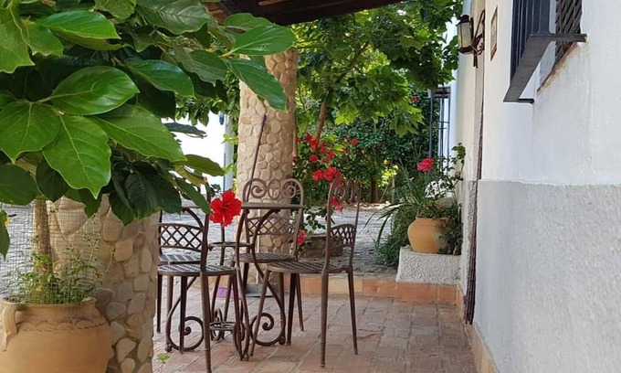 Jimena de la Frontera House | Relaxing Holiday Home 'Casa El Horno' with Pool & Mountain View