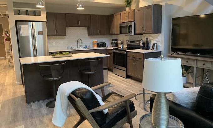 Downtown St. Paul Apartment | Downtown 2BR, 2BA Apartment: Pet-Friendly & Family Safe