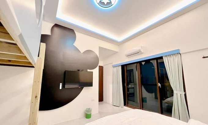 Hualien City Centre Bed & Breakfast | Cozy Kuan Pin Ju Station Elevator Hostel for Families