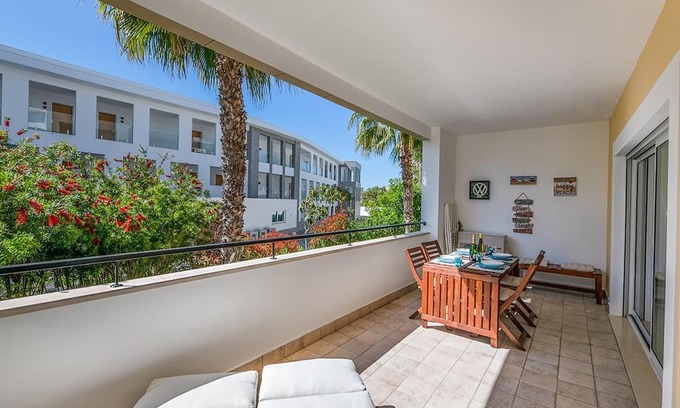 Lagos Apartment | Apt. Ancora Garden, 2 bed with communal pool and near the beach