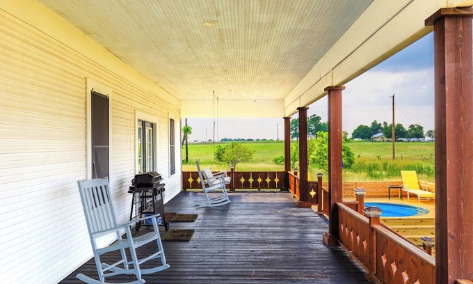 Manor House | Idyllic Manor Farm Haven: Pet-Friendly Retreat with Pool