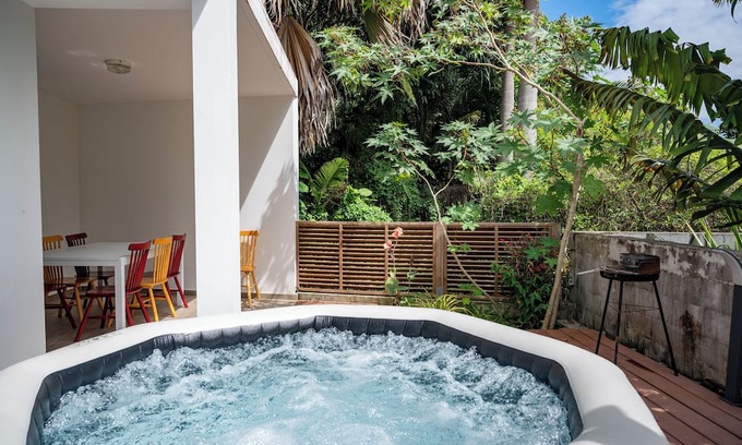 Manapany-les-Bains House | Villa Ti Sable Plage: Family-Friendly Getaway with Spa