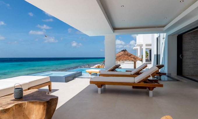 Belnem Villa | Indulge in a 6-Bedroom Villa for Memorable Getaways