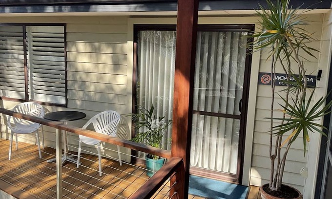 Abbey Apartment | Moana Roa Beach Stay