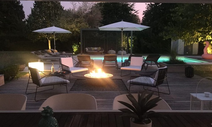 Feucherolles Villa | Elegant Villa with Pool Near Paris 2024 Olympic Sites