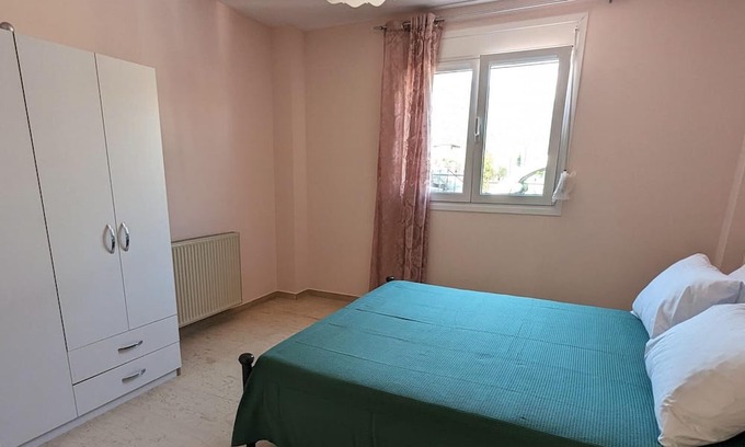 Kamena Vourla Apartment | Family-Friendly Achilleas Rentals No2 - Your Ideal Getaway