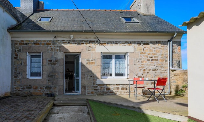 Pleubian House | Inviting Holiday Home 'Maison Du Sillon' with Private Garden