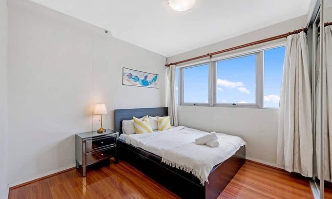 Burwood Apartment | Convenient 2B2B Stay in Family-Friendly Burwood