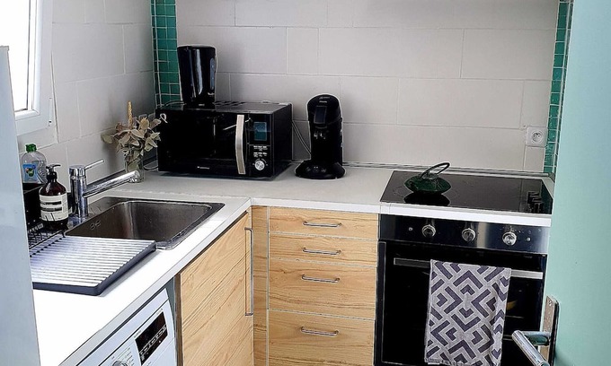 Le Kremlin-Bicetre Apartment | Welcoming Apartment Steps from Paris with Family Amenities