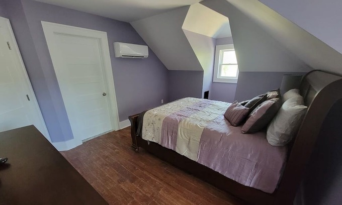 South Kortright Bed & Breakfast | Comfortable B&B with WiFi and AC in South Kortright