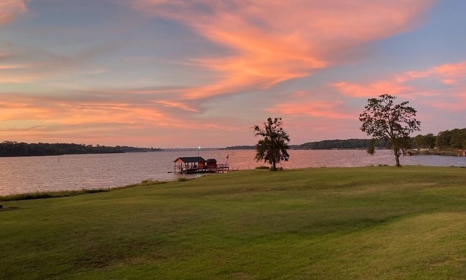Yantis House | Relaxing Retreat at Bass and Crappie Haven on Lake Fork