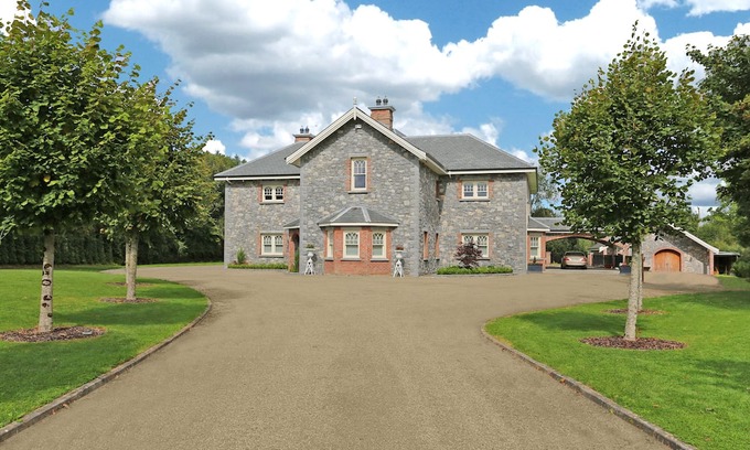 New Garden House | Explore Family-Friendly Comfort at Sallymount Manor