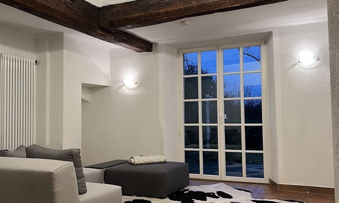 Messerich Apartment | Charming Altes Bauernhaus: Family-Friendly and Breakfast Included