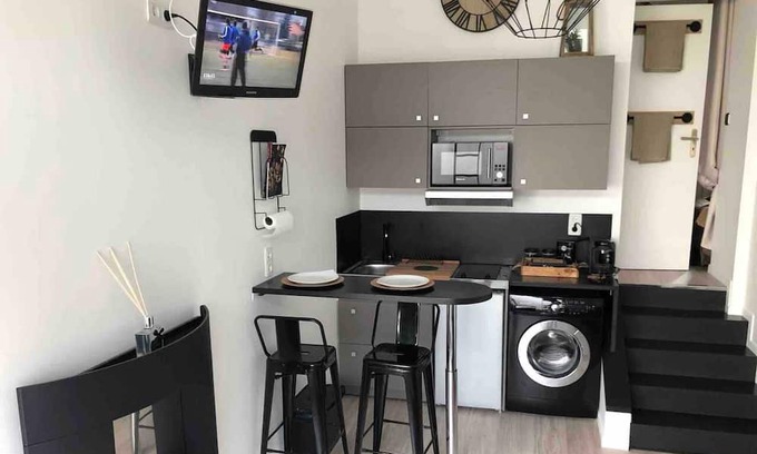 Vallieres Apartment | Homerez - Nice studio for 4 ppl. at Clermont-Ferrand