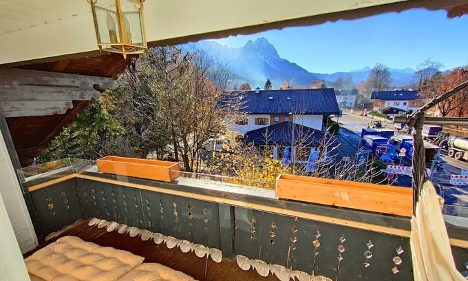 Garmisch-Partenkirchen Apartment | Cozy Ferienwohnungen Alpspitzblick with Mountain Views