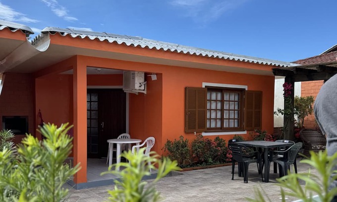 Ponta do Papagaio Ski Chalet | Relaxing Chalet with Pool Just 120m from Praia do Sonho