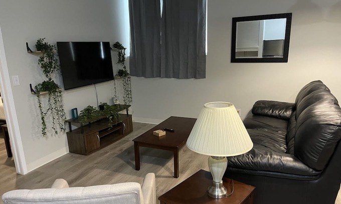 New Center Detroit Apartment | Family-Friendly Apartment Unit in Vibrant Midtown Detroit