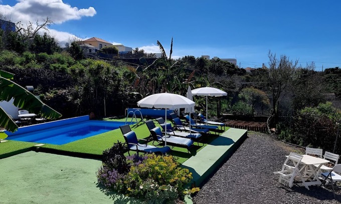 El Paso Cottage | Relax at Sombrero Pico D with Pool, Spa & Breakfast