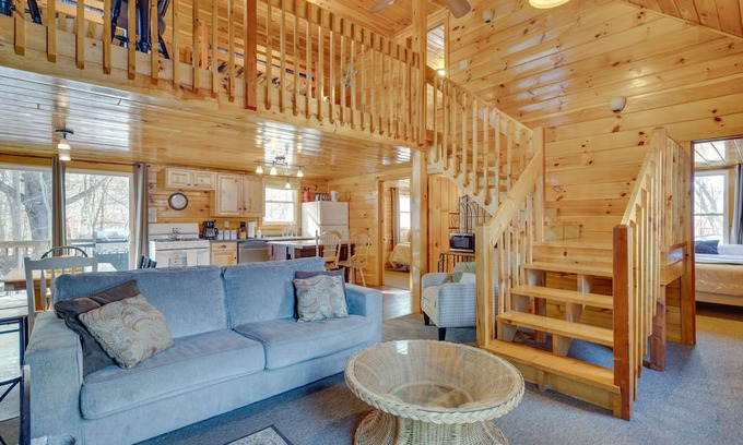 Weirs Beach Cabin | Charming Laconia Cabin near Winnipesaukee Pier & Hot Tub