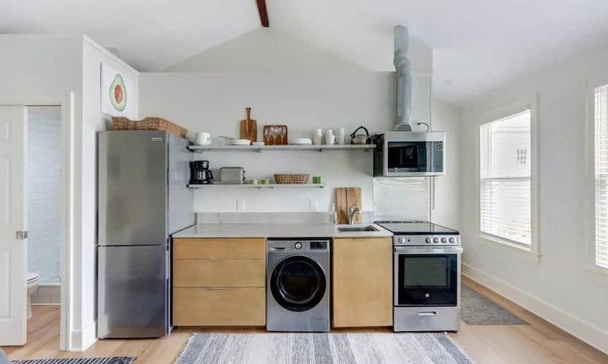Kayton - Frazier Area Apartment | Modern Retreat at The Nest on Duffy Lane with Breakfast